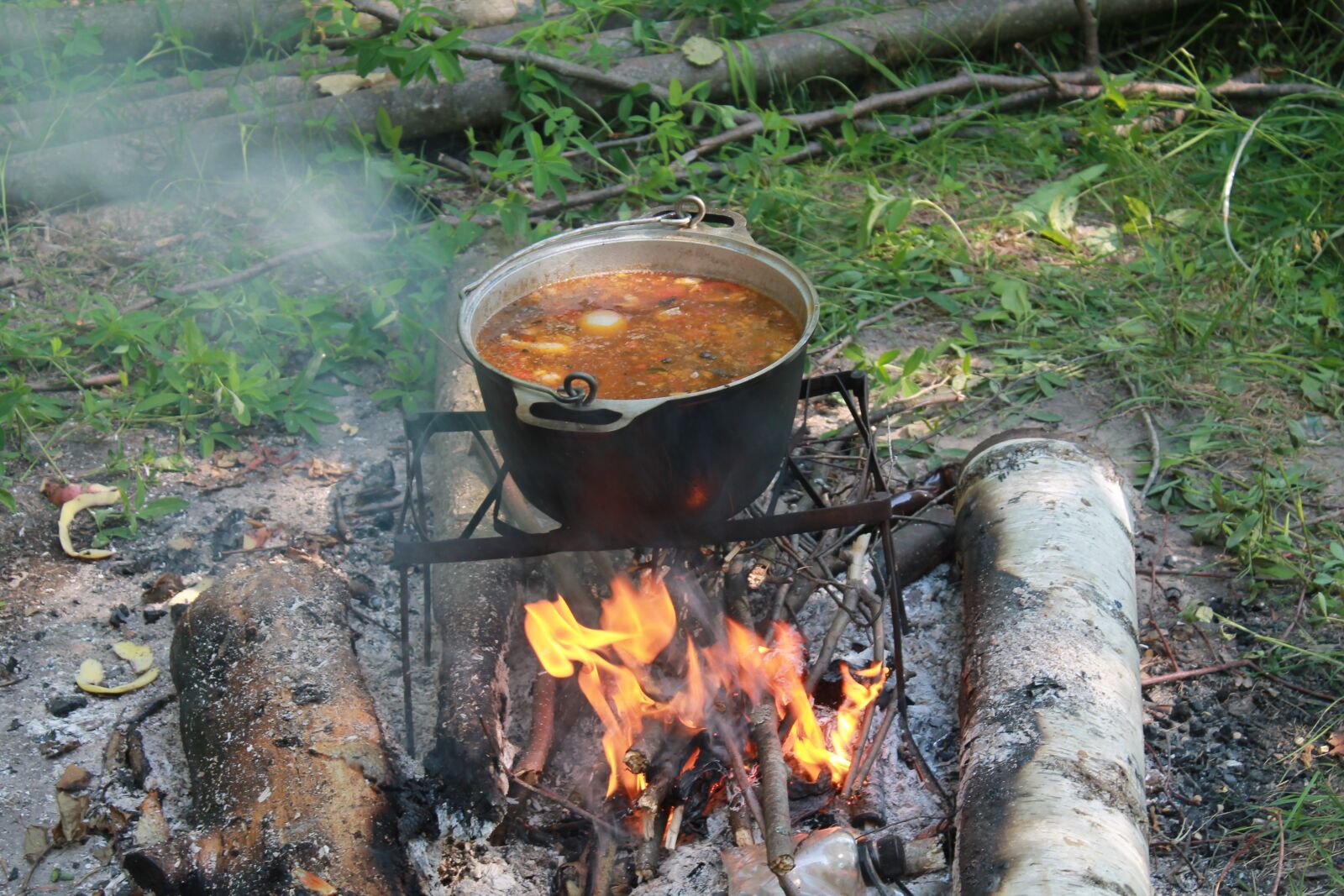 Canon EOS 1100D (EOS Rebel T3 / EOS Kiss X50) sample photo. Bowler, food, bonfire photography