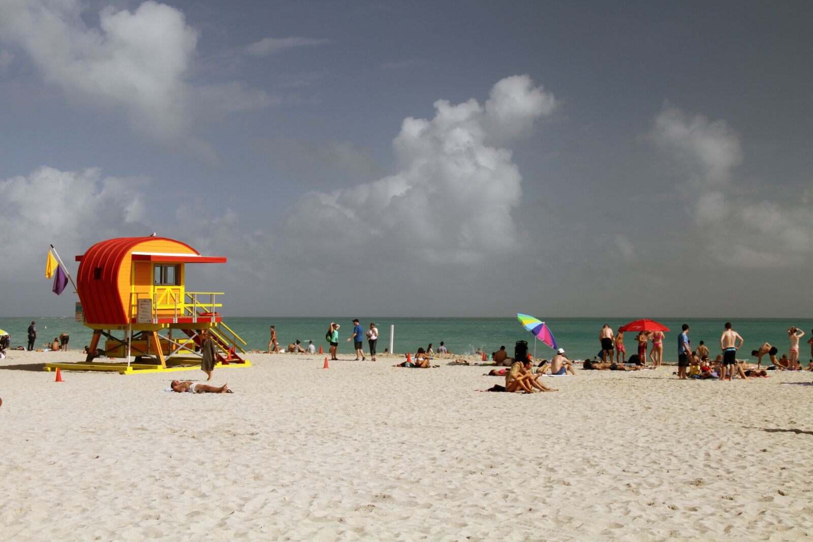 Canon EOS 7D sample photo. Lifeguard, hut, beach photography