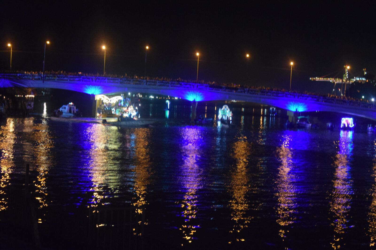 Nikon D3300 sample photo. Noche, puente, luces photography