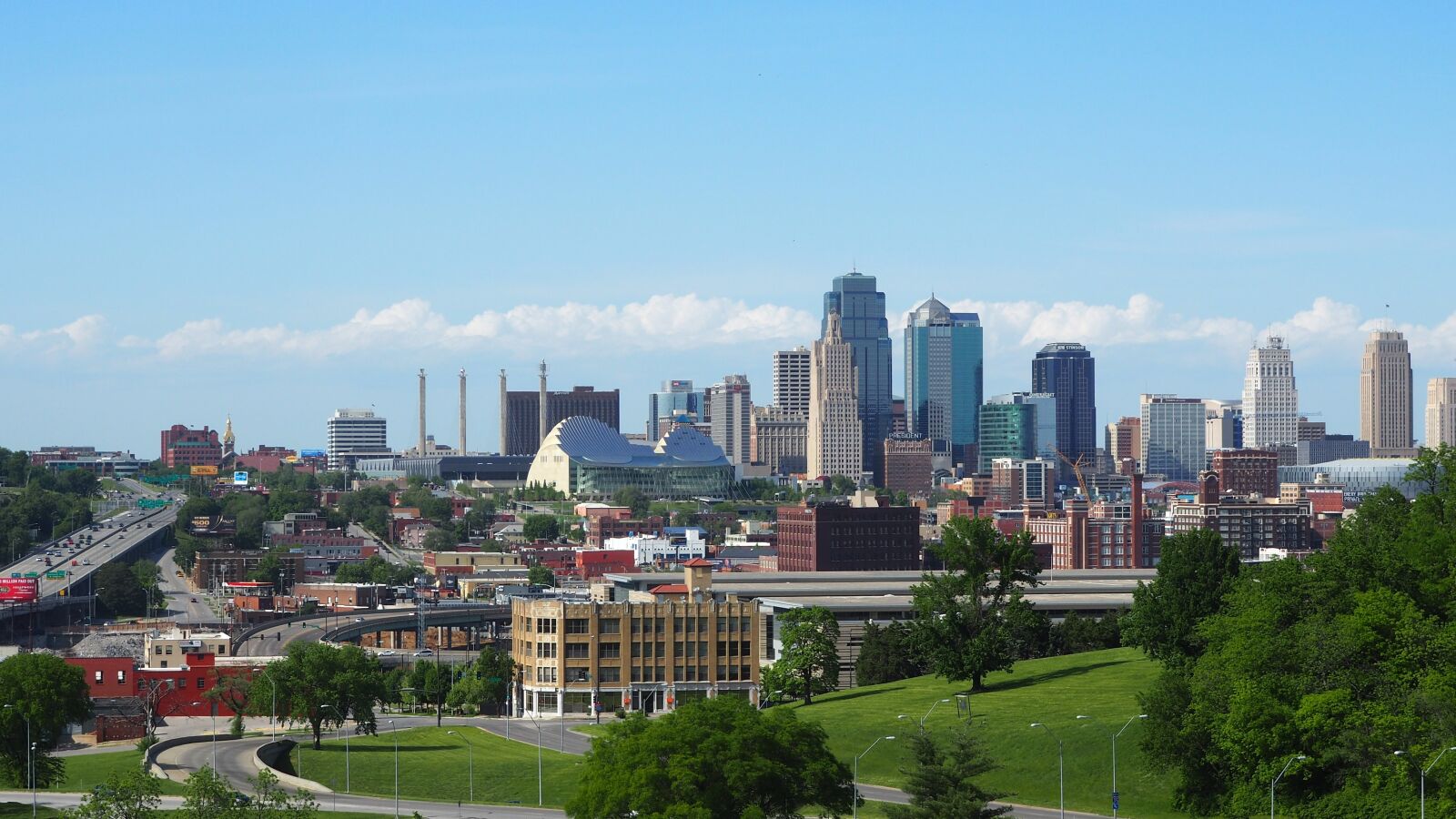 Olympus OM-D E-M10 II sample photo. Kansas city, kansas, kansas photography