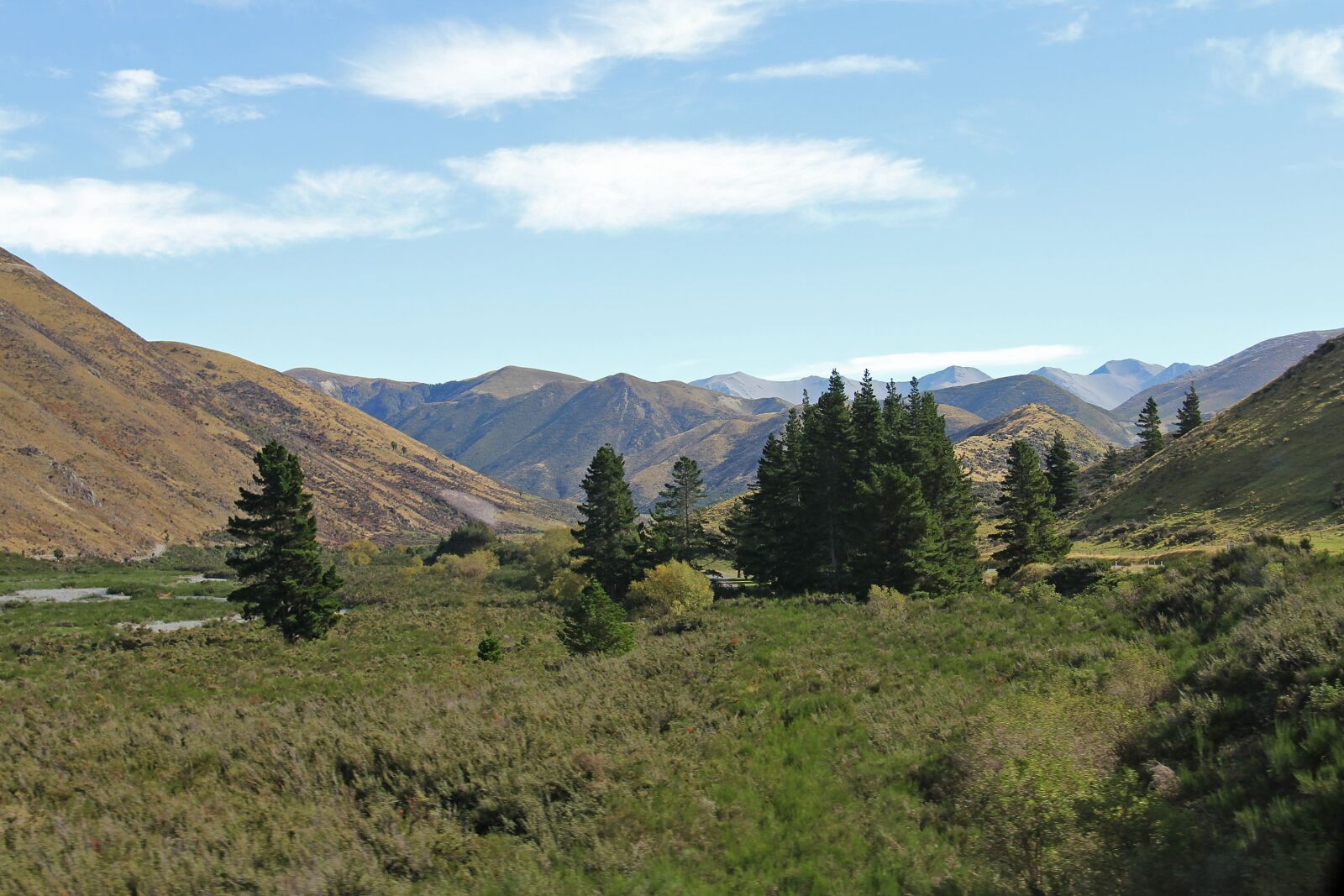 Canon EF-S 18-200mm F3.5-5.6 IS sample photo. Blue sky, mountain, alps photography