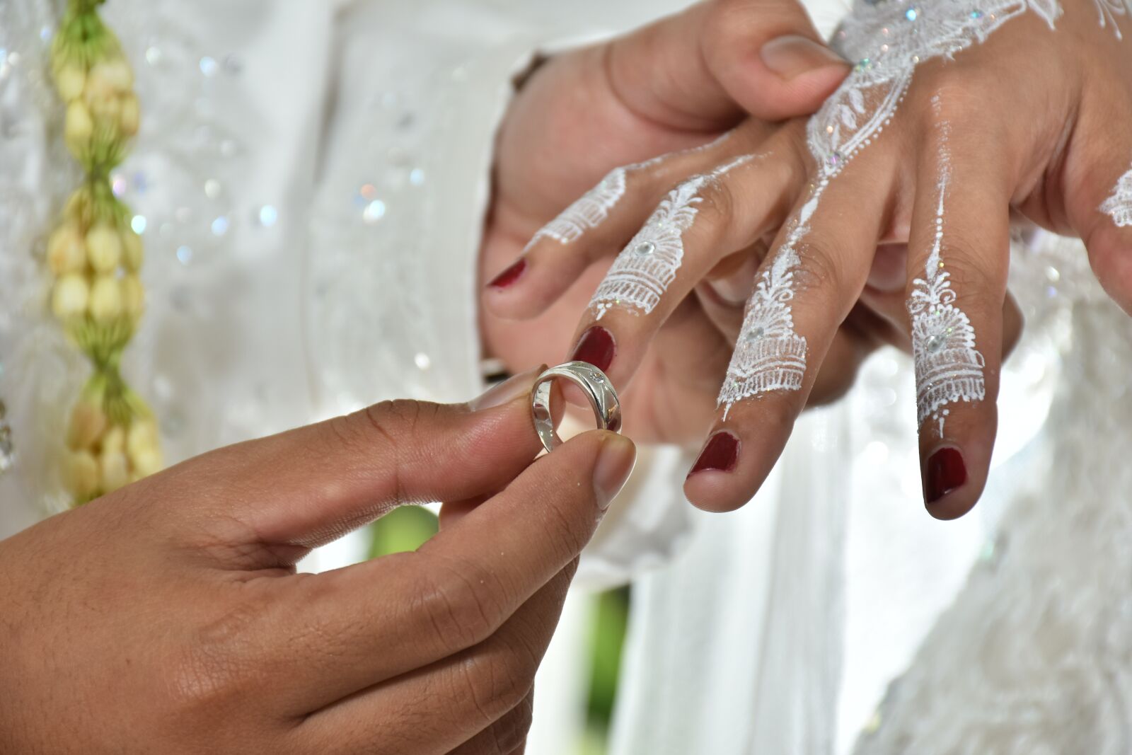 Nikon D7200 sample photo. Ring, wedding, hand photography