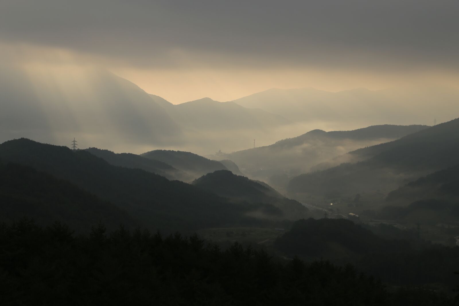 Canon EOS 6D + Canon EF 24-105mm F4L IS USM sample photo. Mountain, people, morning photography
