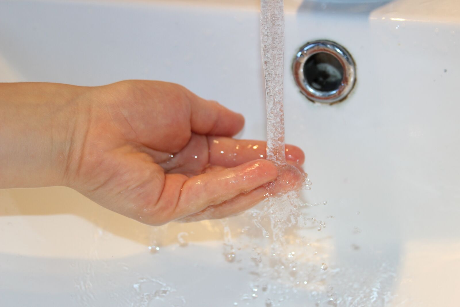 Canon EOS 600D (Rebel EOS T3i / EOS Kiss X5) sample photo. Water, magnificent, covid19 photography
