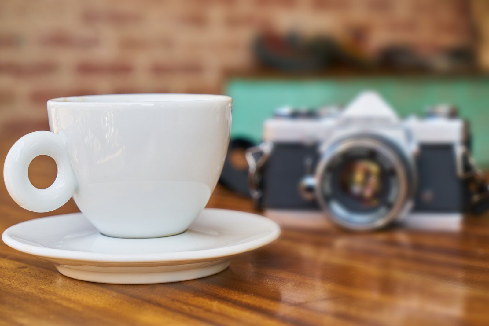 Sony a7R II sample photo. Old, camera, lens photography