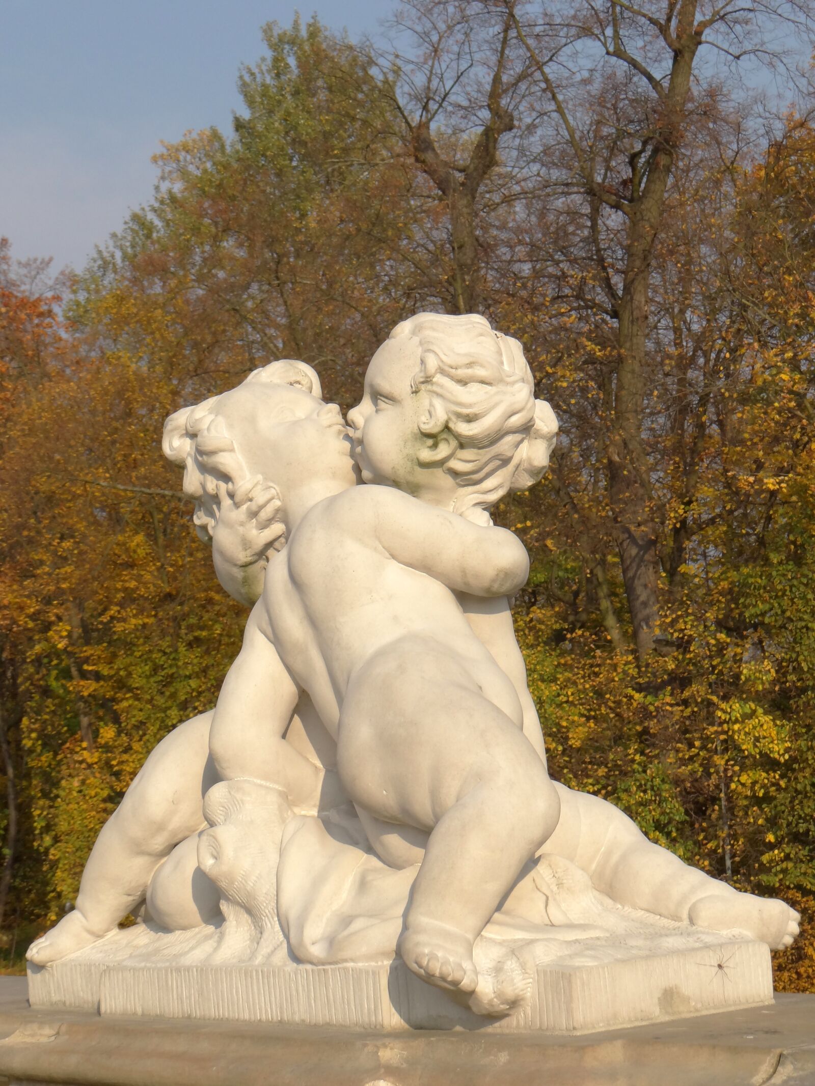 Sony DSC-HX200V sample photo. Putto, sculpture, copy photography