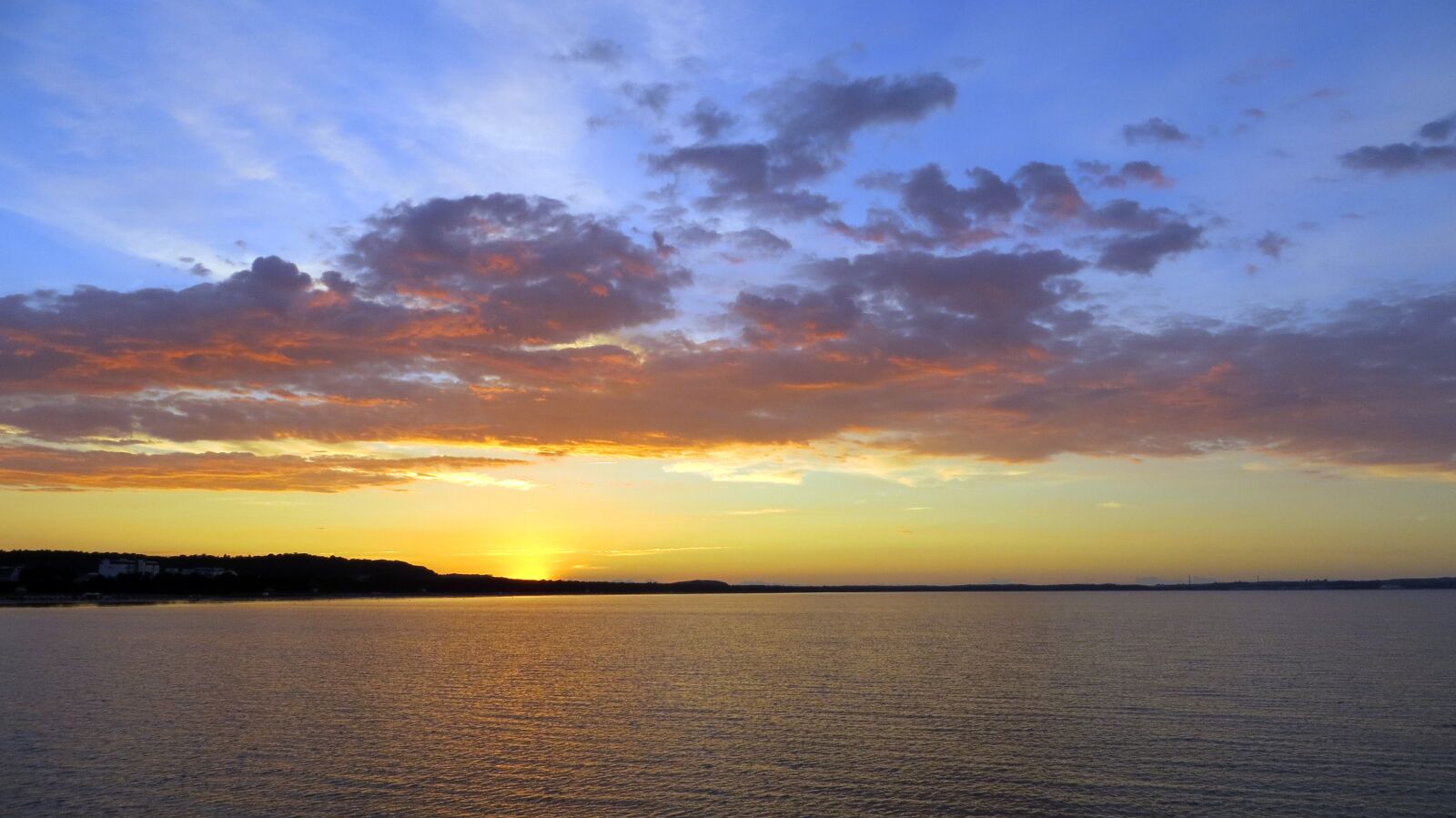 Canon PowerShot SX240 HS sample photo. Sunset, romantic, golden photography
