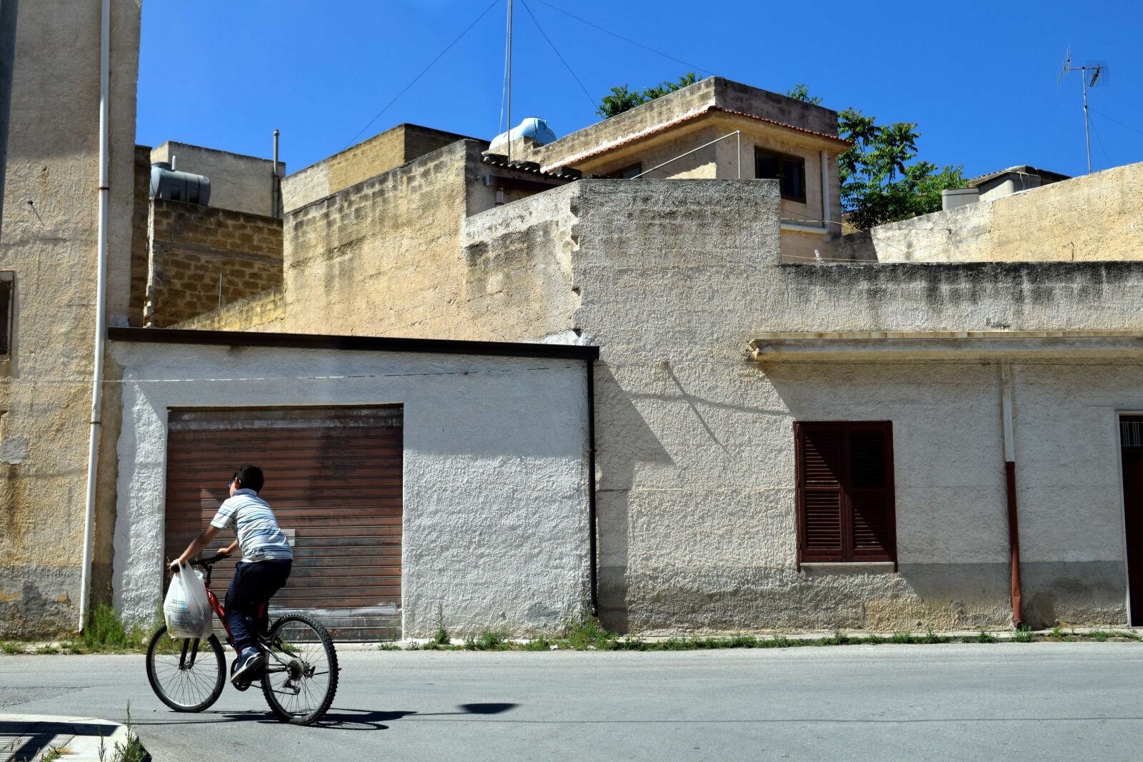Nikon D3300 sample photo. Street, architecture, wall, house photography