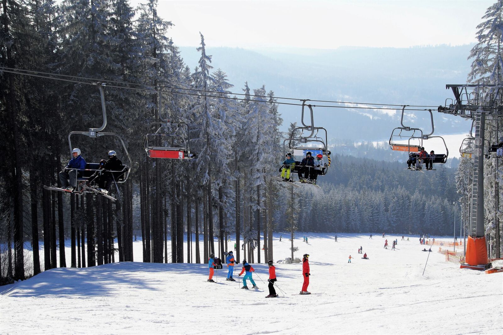 Sony SLT-A58 sample photo. Skiing area, chair lift photography