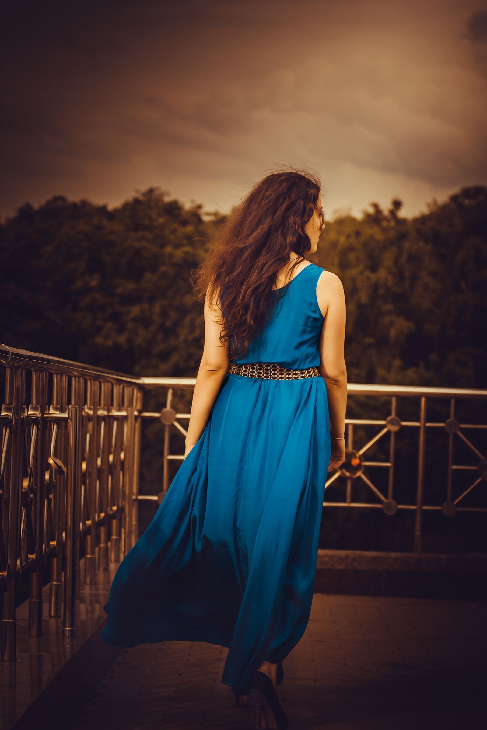 Canon EOS 60D sample photo. Girl in a long photography