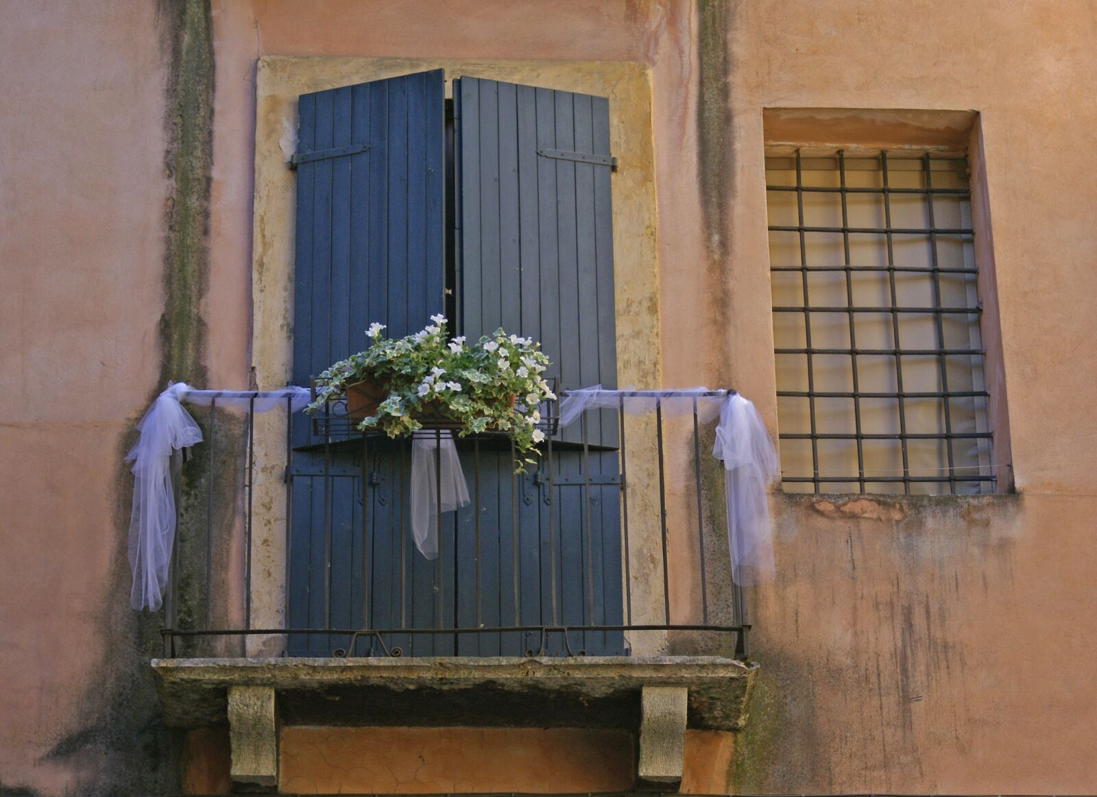 Sony Alpha DSLR-A200 sample photo. History, city, architecture photography