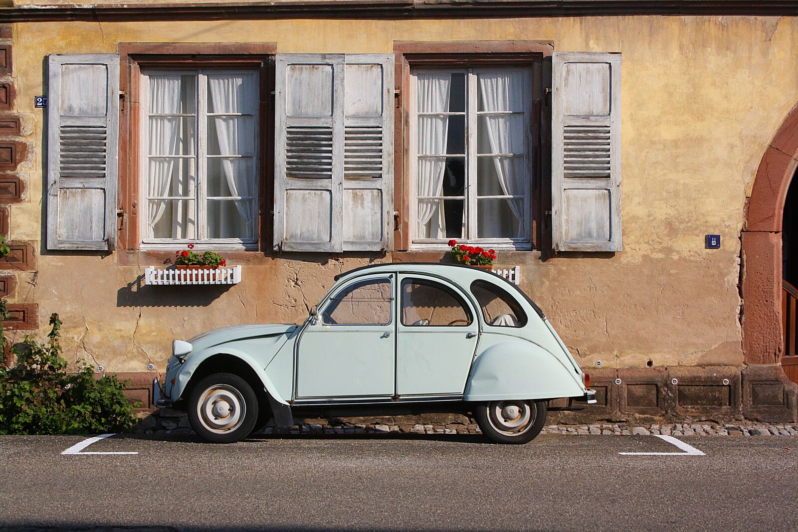 Canon EOS 1000D (EOS Digital Rebel XS / EOS Kiss F) sample photo. Auto, oldtimer, citroen duck photography