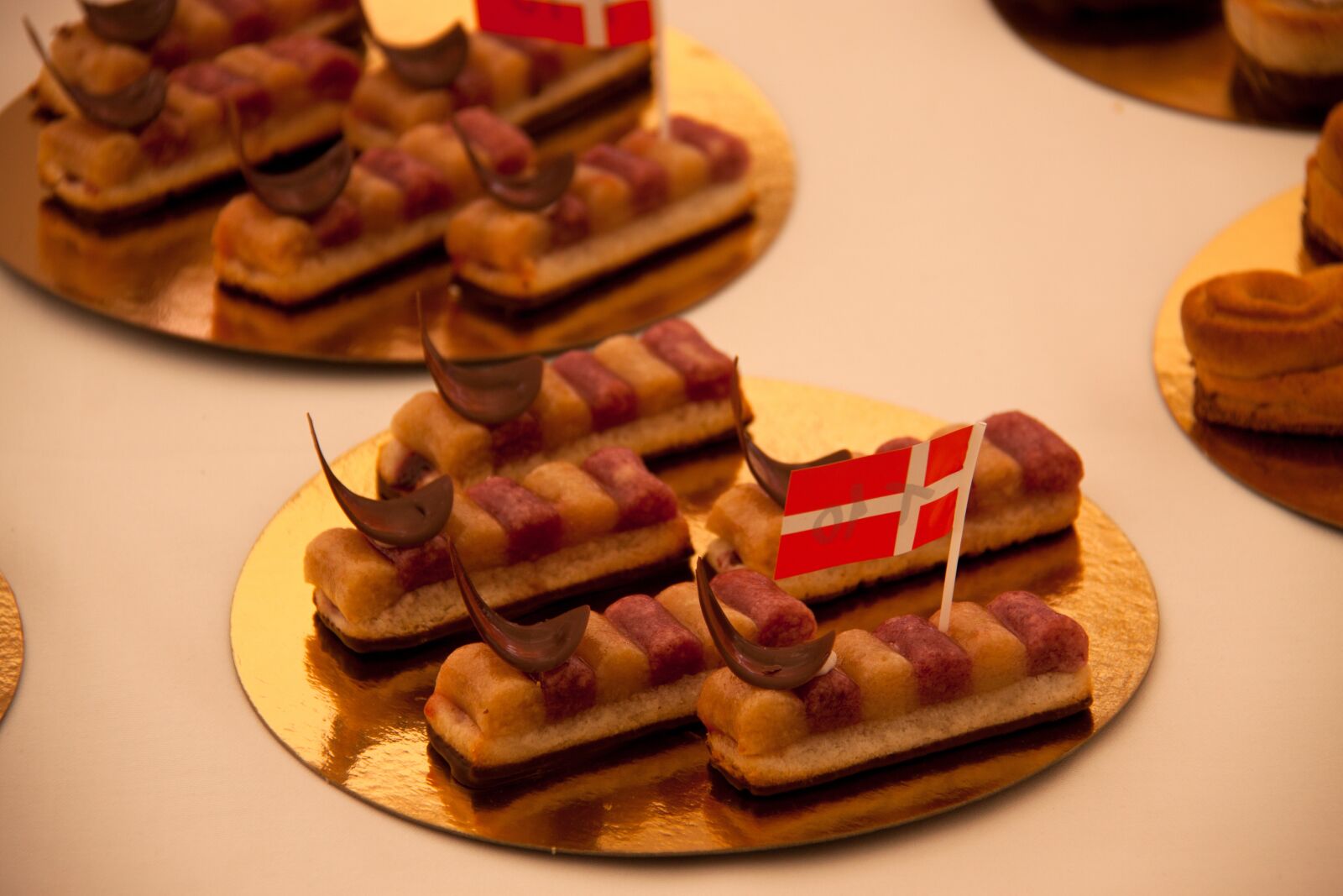 Canon EOS 50D sample photo. Cakes, baked, food photography