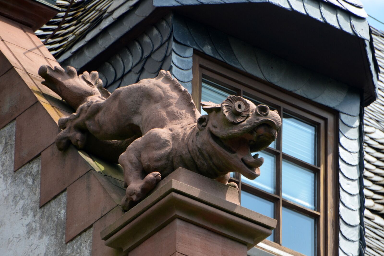 Nikon D5100 sample photo. Dragon, stone, sculpture photography