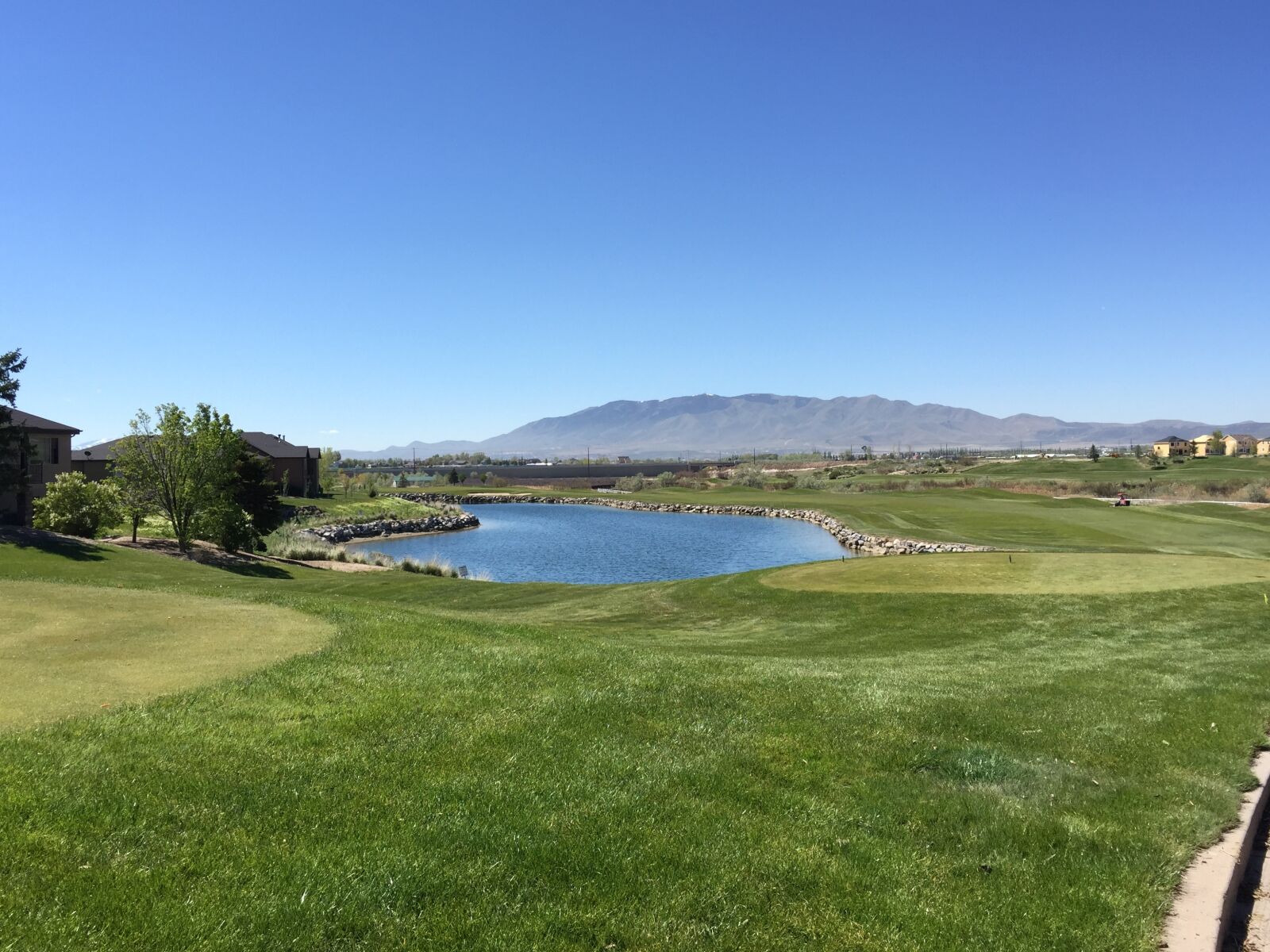 iPhone 6 Plus back camera 4.15mm f/2.2 sample photo. Golf, landscape, nature photography