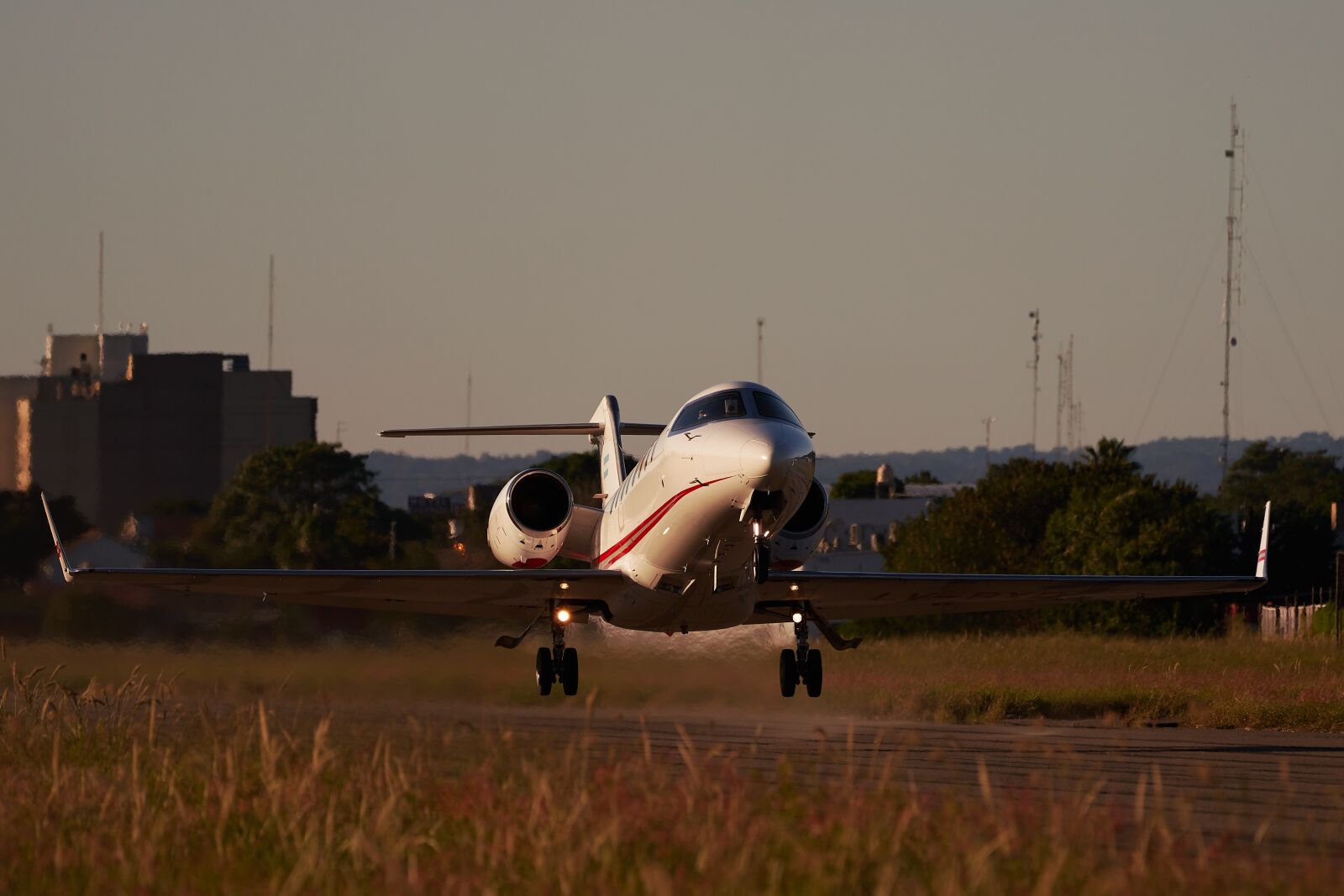 Sony FE 100-400mm F4.5-5.6 GM OSS sample photo. Aircraft, plane, airplane photography