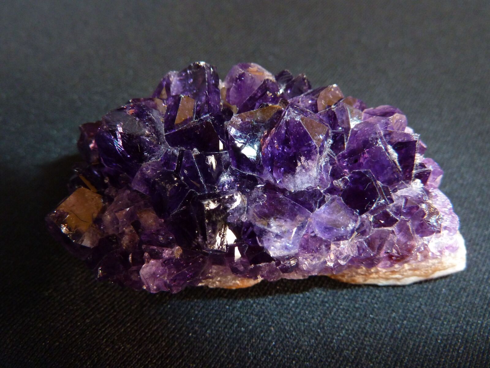 Panasonic Lumix DMC-ZS7 (Lumix DMC-TZ10) sample photo. Amethyst, violet, crystal cave photography