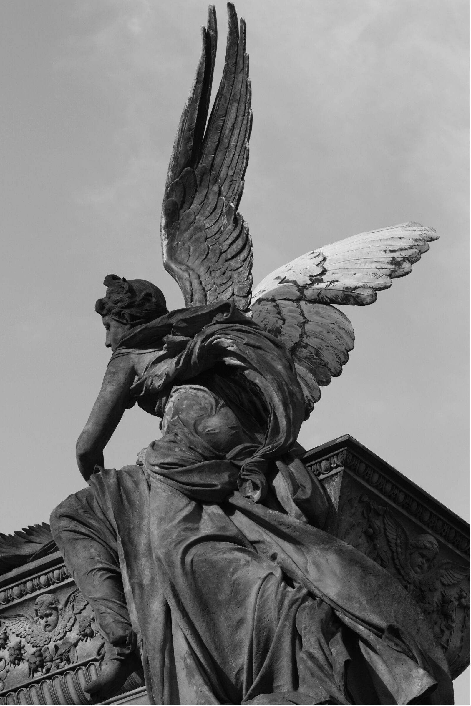 Canon EOS 450D (EOS Rebel XSi / EOS Kiss X2) sample photo. Angel, mystery, tomb photography