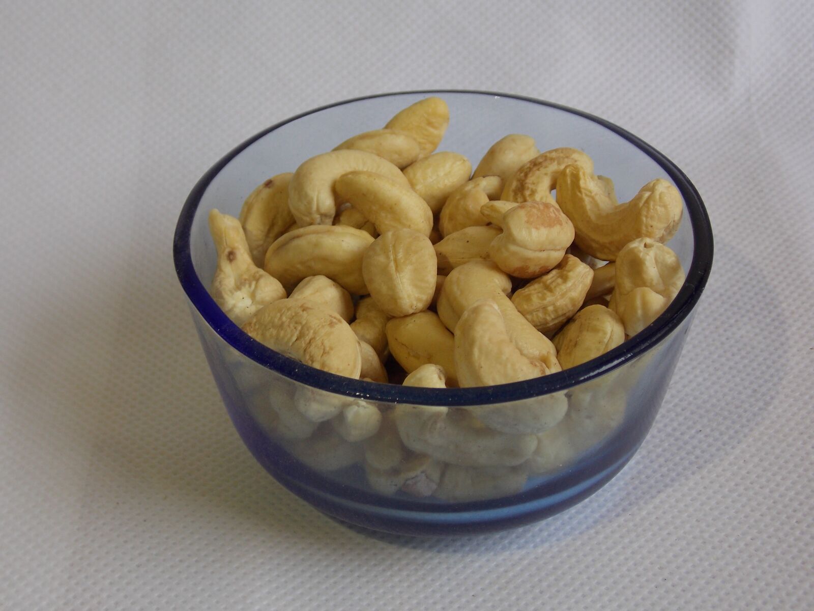 Nikon Coolpix L810 sample photo. Cashew, nut, white photography