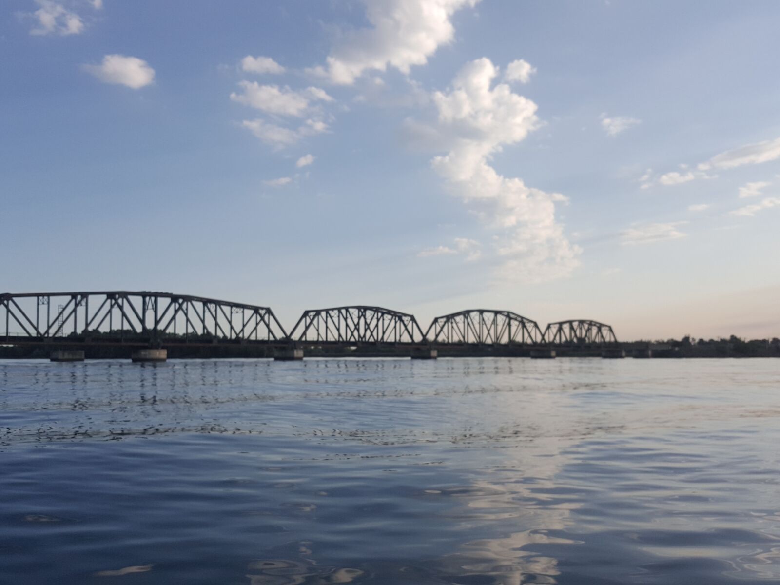 Samsung Galaxy Note5 sample photo. Train, bridge, railway photography
