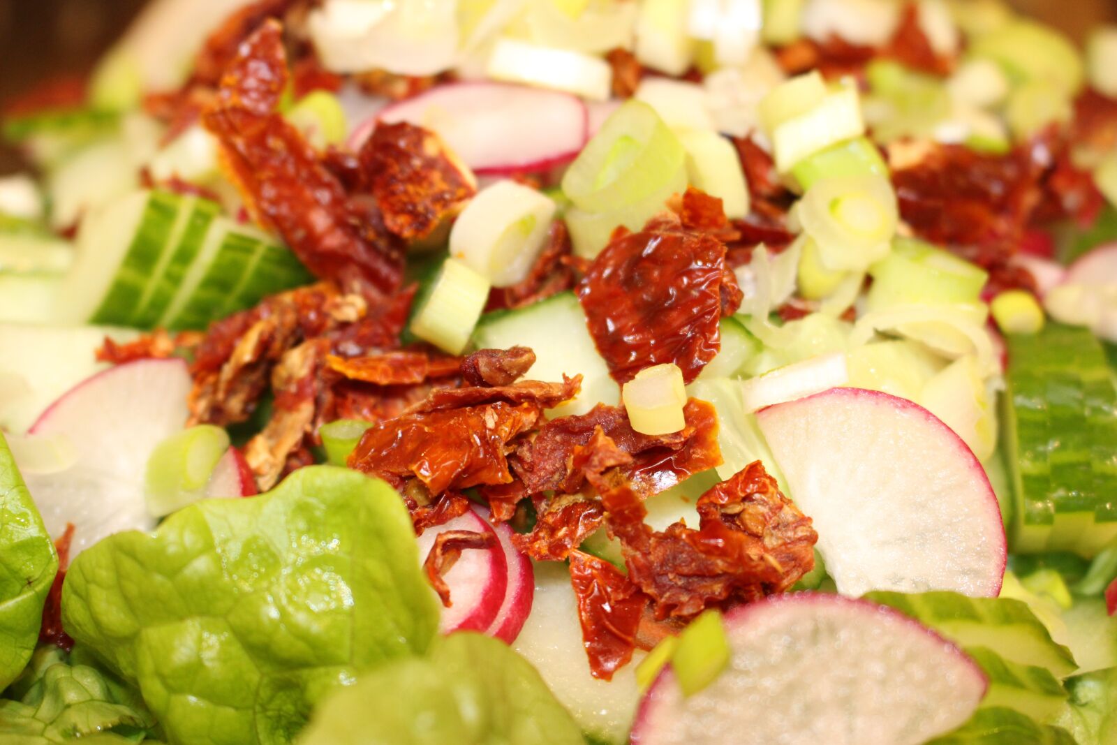 Canon EOS 700D (EOS Rebel T5i / EOS Kiss X7i) sample photo. Salad, eat, summer salad photography