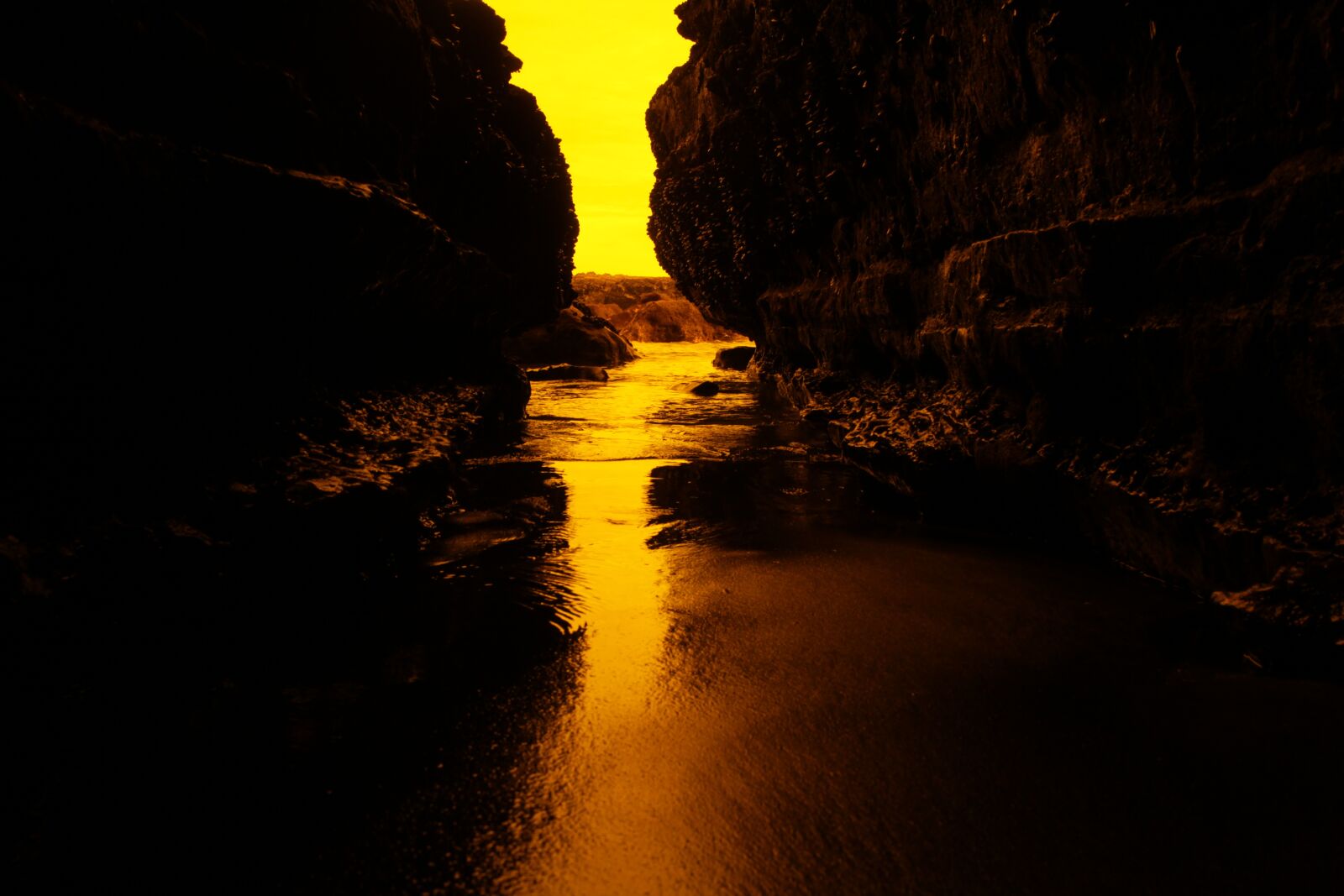 Canon EOS 5D Mark II sample photo. Nature, beach, cave photography