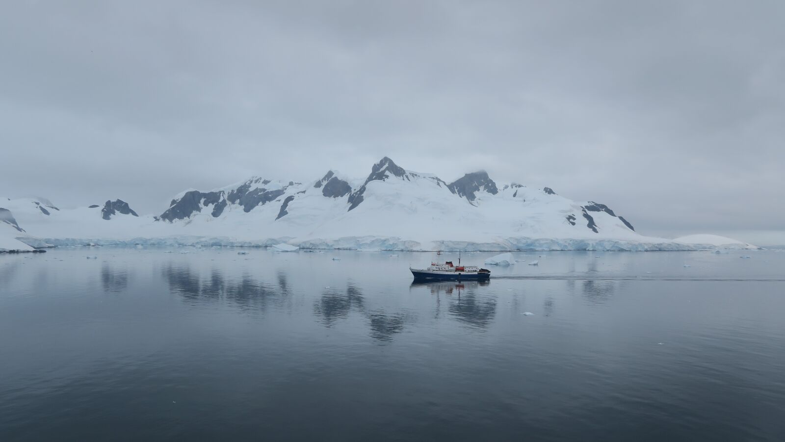 Canon PowerShot G7 X sample photo. Antarctica, ice, snow photography