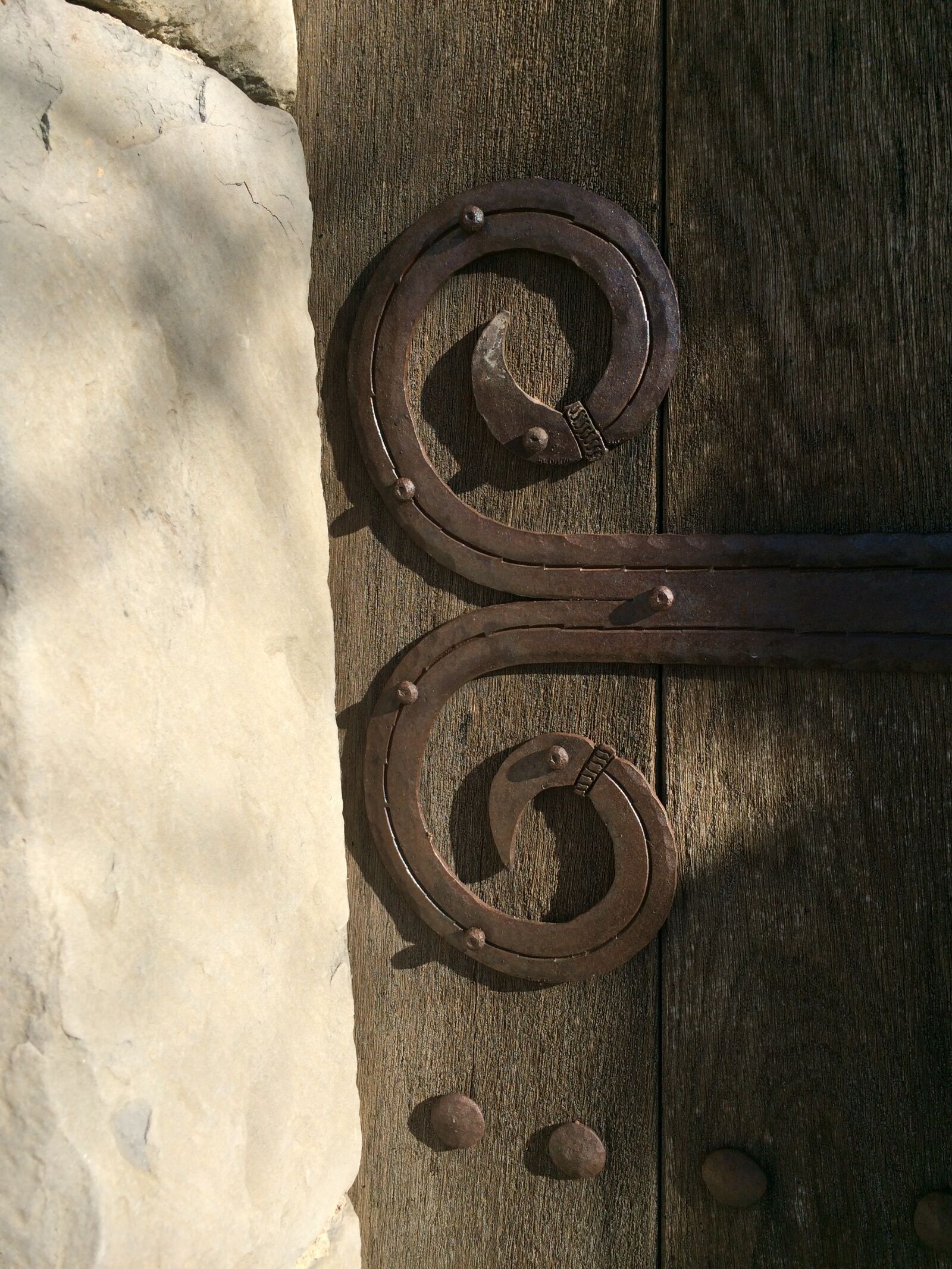 iPhone 5s back camera 4.15mm f/2.2 sample photo. Door, philigranes, detail photography