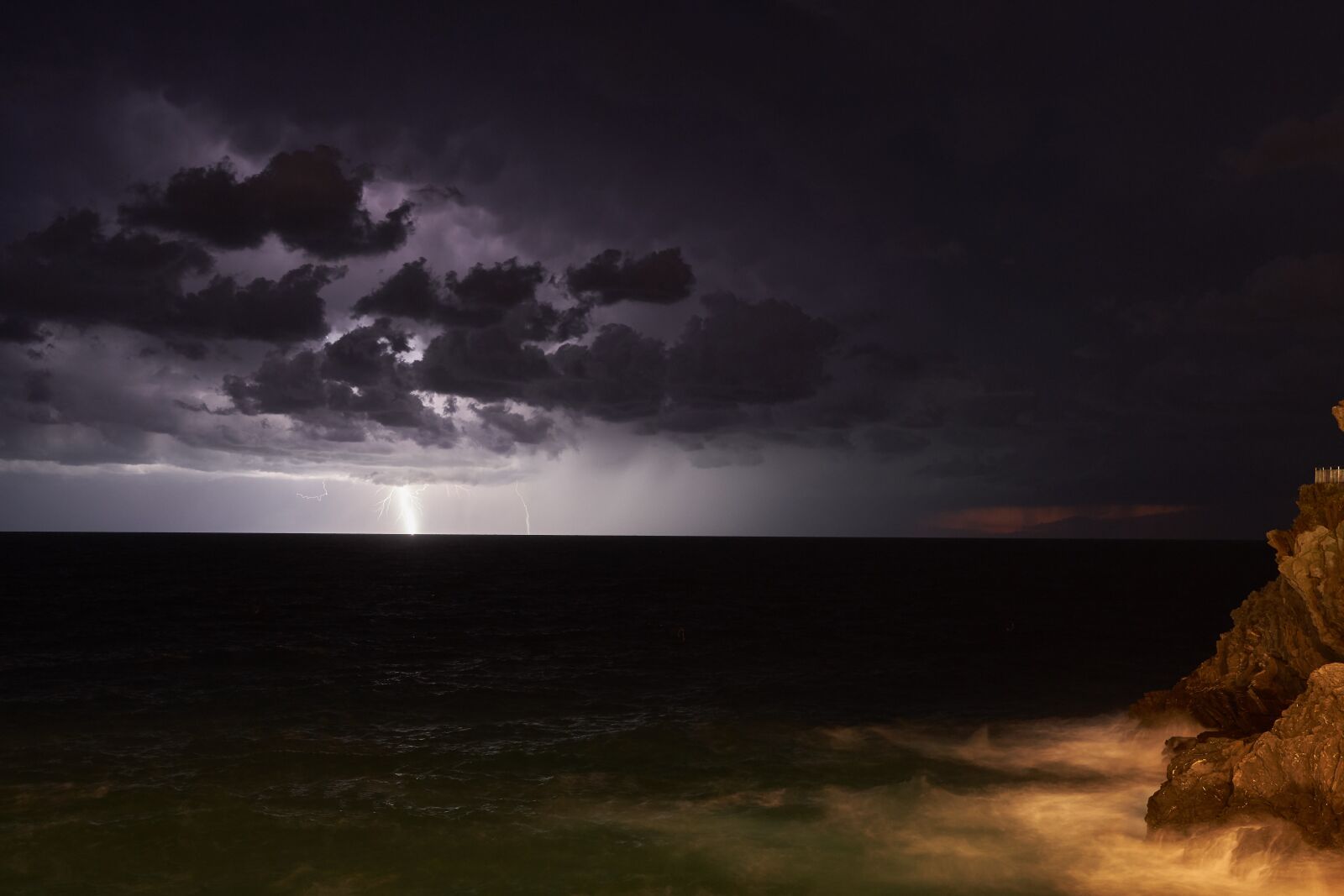 Sony a7 III + Tamron 28-75mm F2.8 Di III RXD sample photo. Thunderstorm, clouds, sea photography