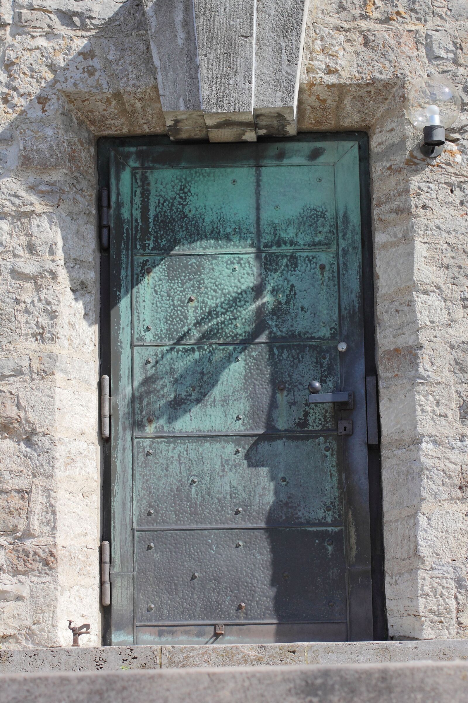 Canon EOS 50D sample photo. Door, input, door knob photography