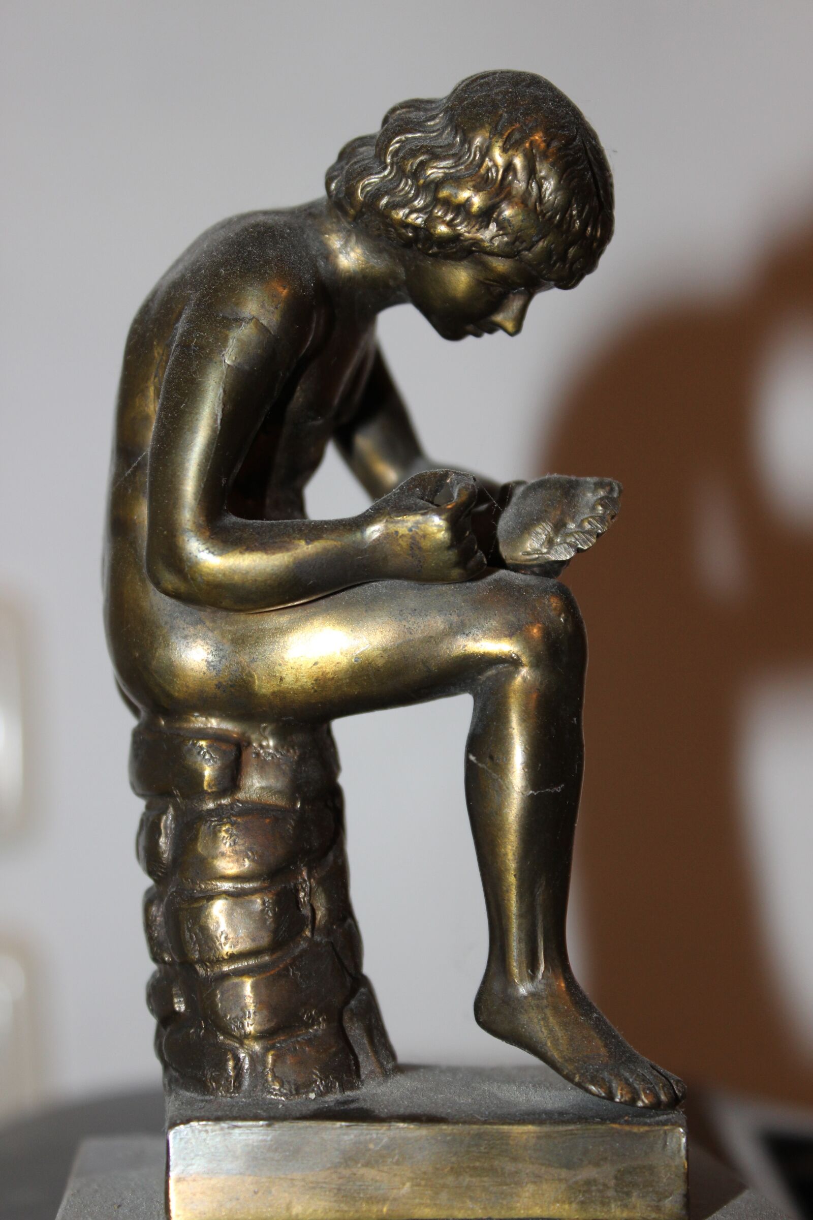 Canon EOS 600D (Rebel EOS T3i / EOS Kiss X5) sample photo. Figure, bronze, boy photography