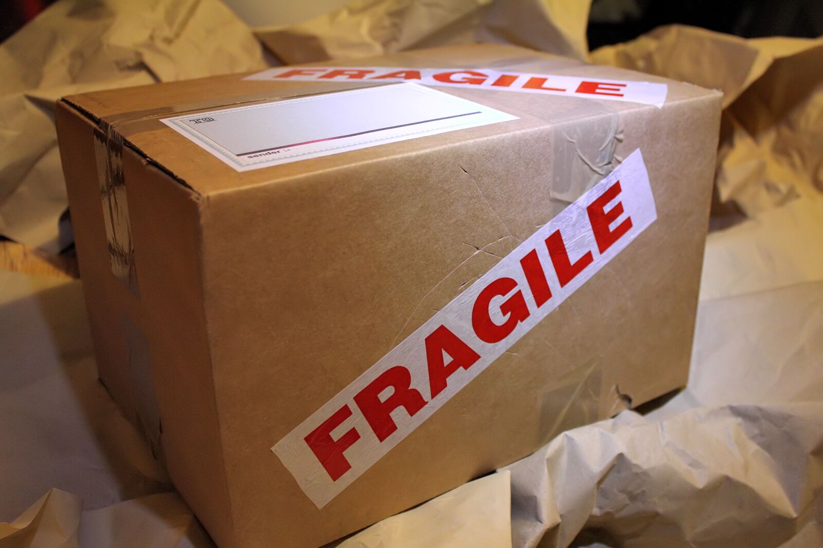 Canon EOS 550D (EOS Rebel T2i / EOS Kiss X4) sample photo. Box, parcel, deliver photography