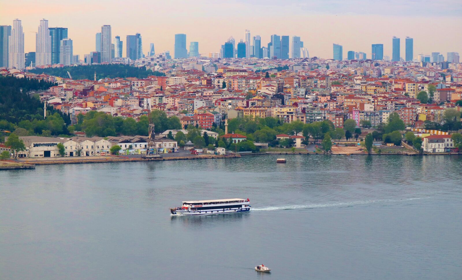 Canon EOS 77D (EOS 9000D / EOS 770D) sample photo. Balat, estuary, istanbul photography