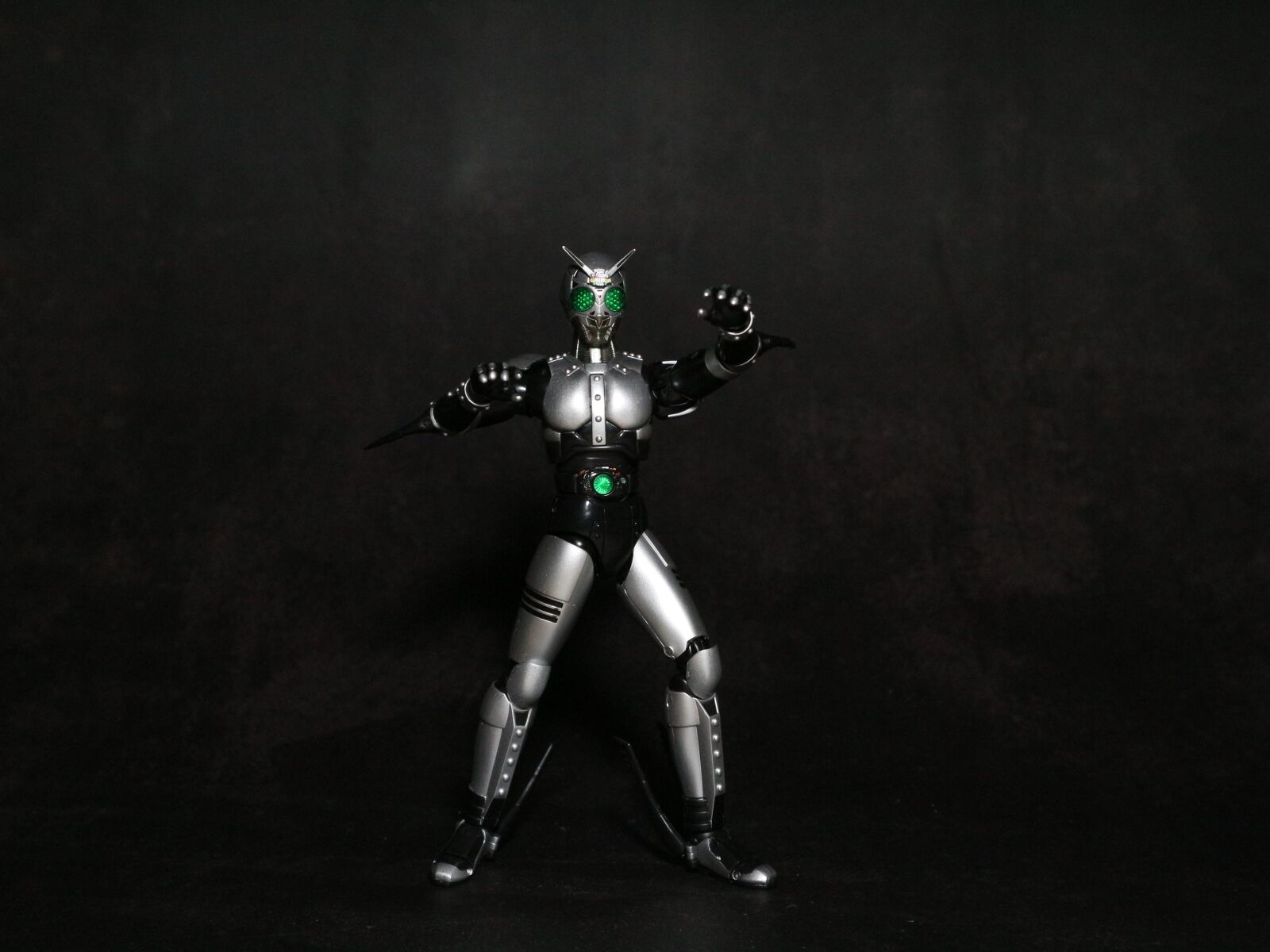 Canon EF-M 15-45mm F3.5-6.3 IS STM sample photo. Japan, figure, statue photography