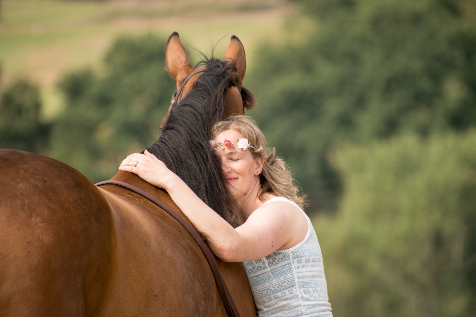 Nikon D3300 sample photo. Snuggle, horse, human photography