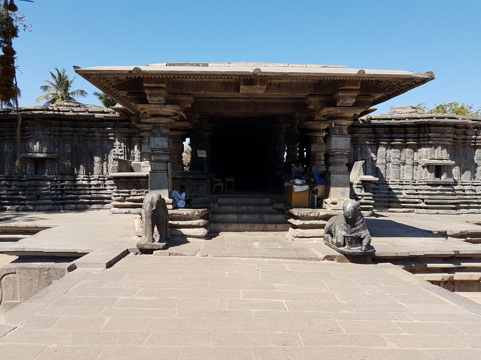 Samsung Galaxy S7 Edge sample photo. Thousand, pillared, temple photography