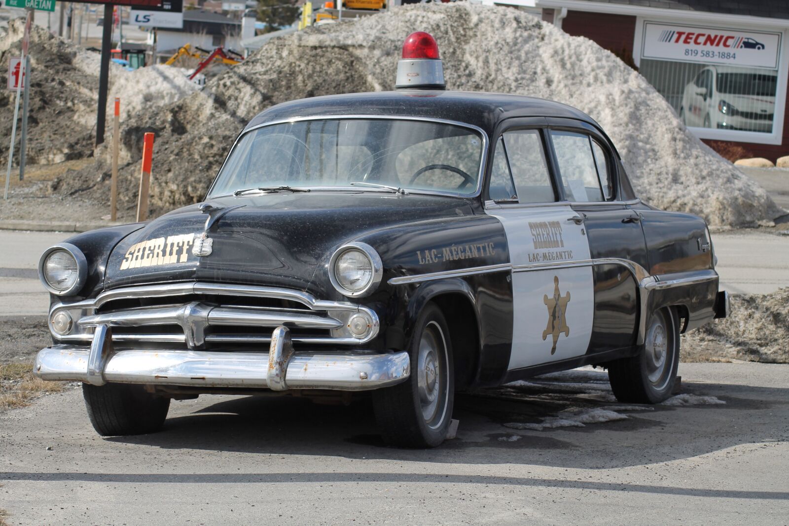 Canon EOS 1100D (EOS Rebel T3 / EOS Kiss X50) sample photo. Car, police, old car photography