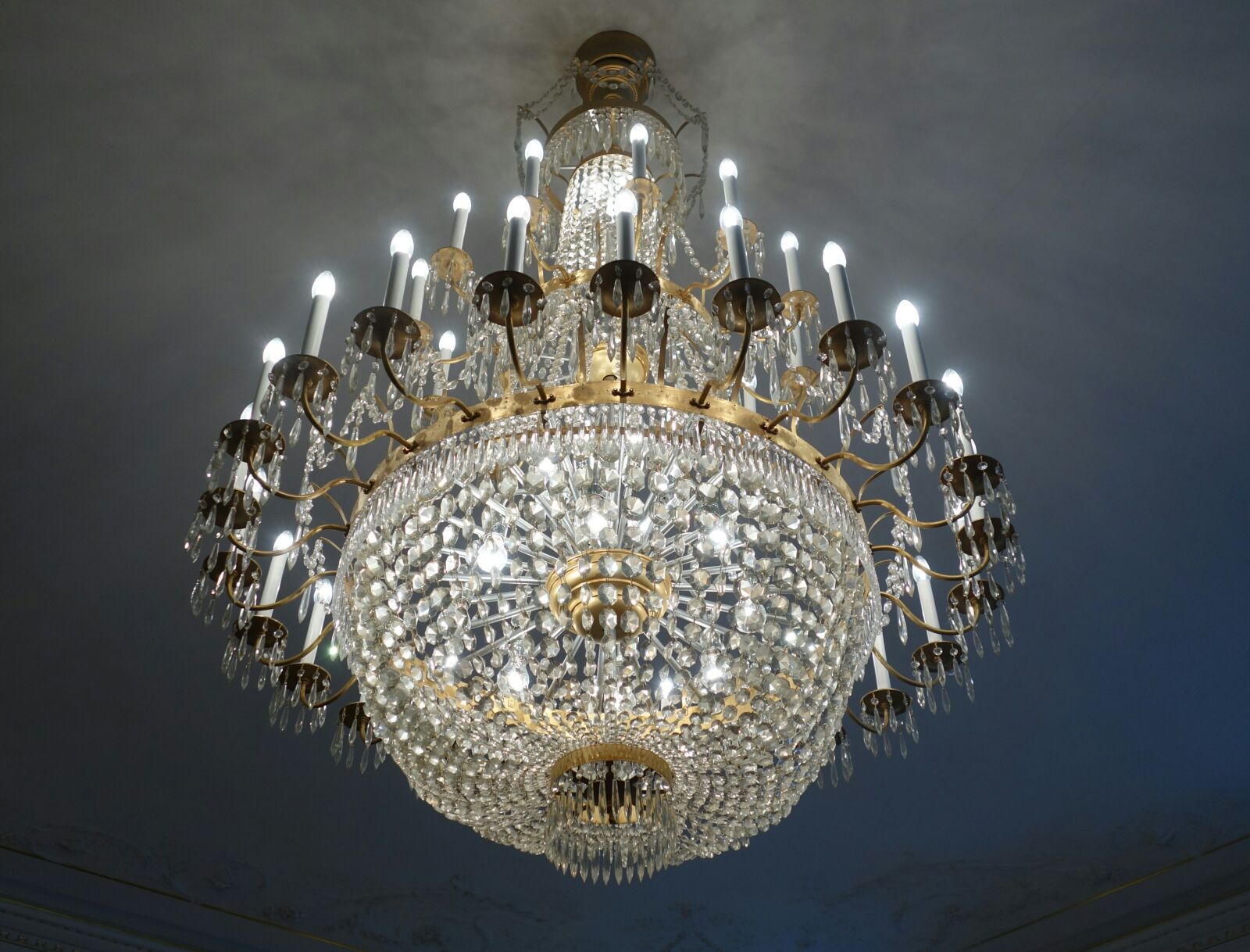 Sony Cyber-shot DSC-RX100 II sample photo. Chandelier, crystal chandeliers, luster photography