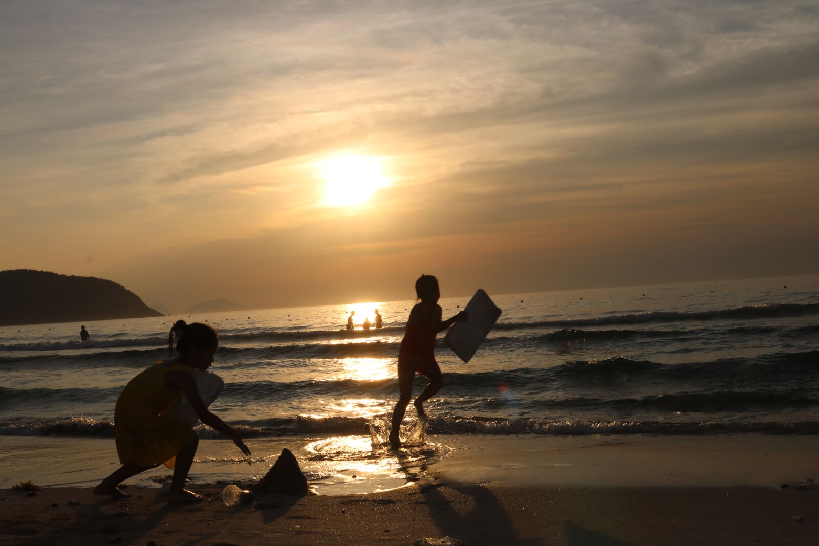 Canon EOS 750D (EOS Rebel T6i / EOS Kiss X8i) sample photo. Dawn, the sea, the photography