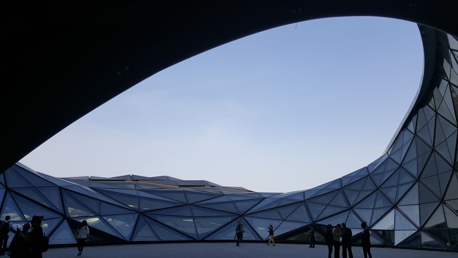 Samsung GALAXY S6 edge sample photo. Building, sky, theatre photography