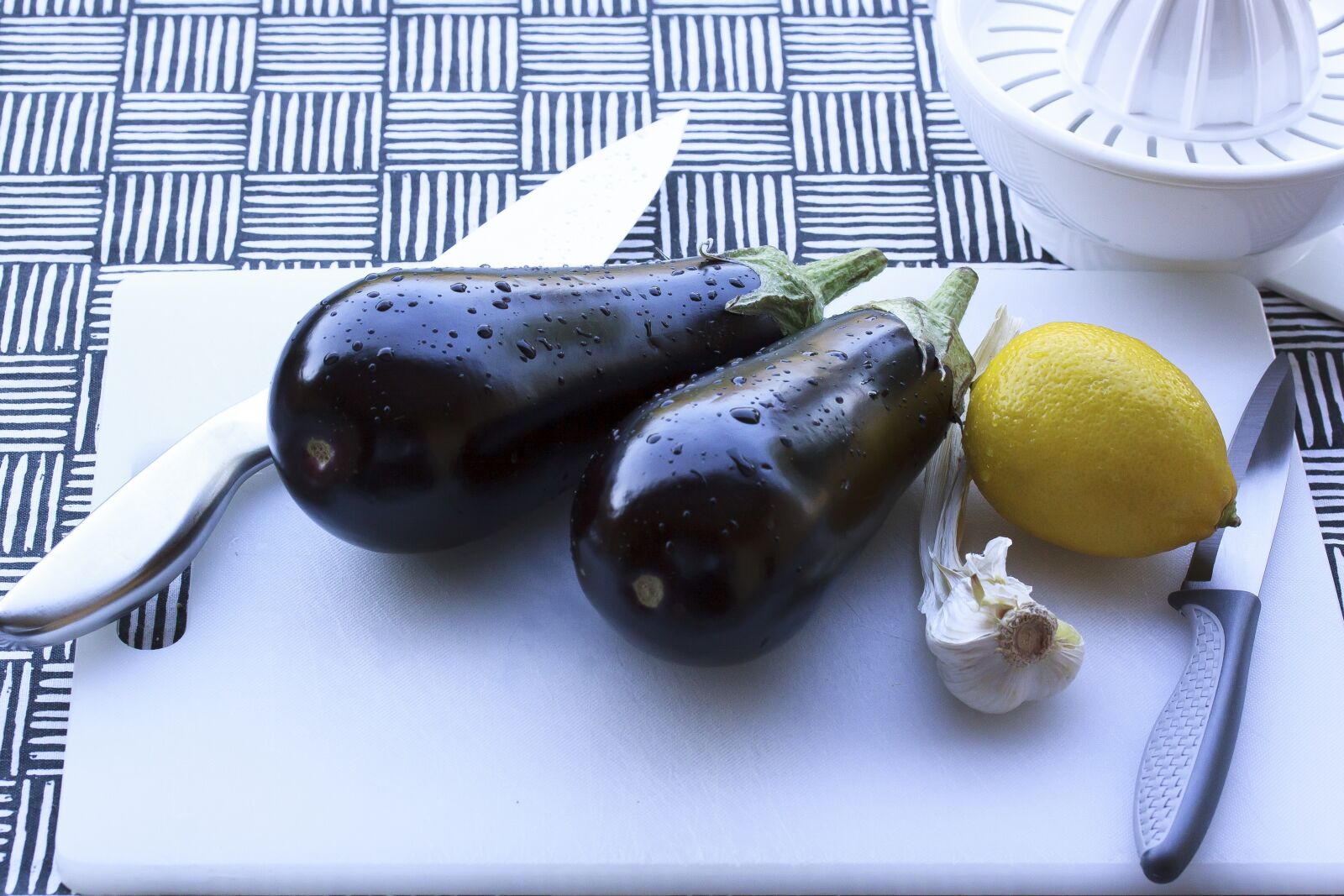 Canon EOS 50D sample photo. Eggplant, lemon, garlic photography