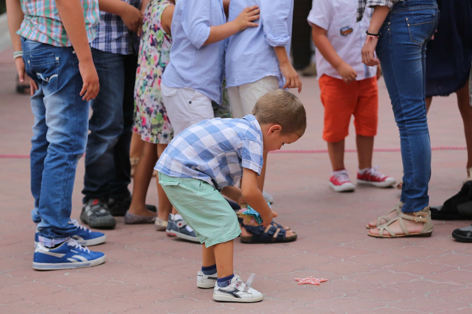Canon EOS 5D Mark III sample photo. Childhood, crowd, fashion, fun photography