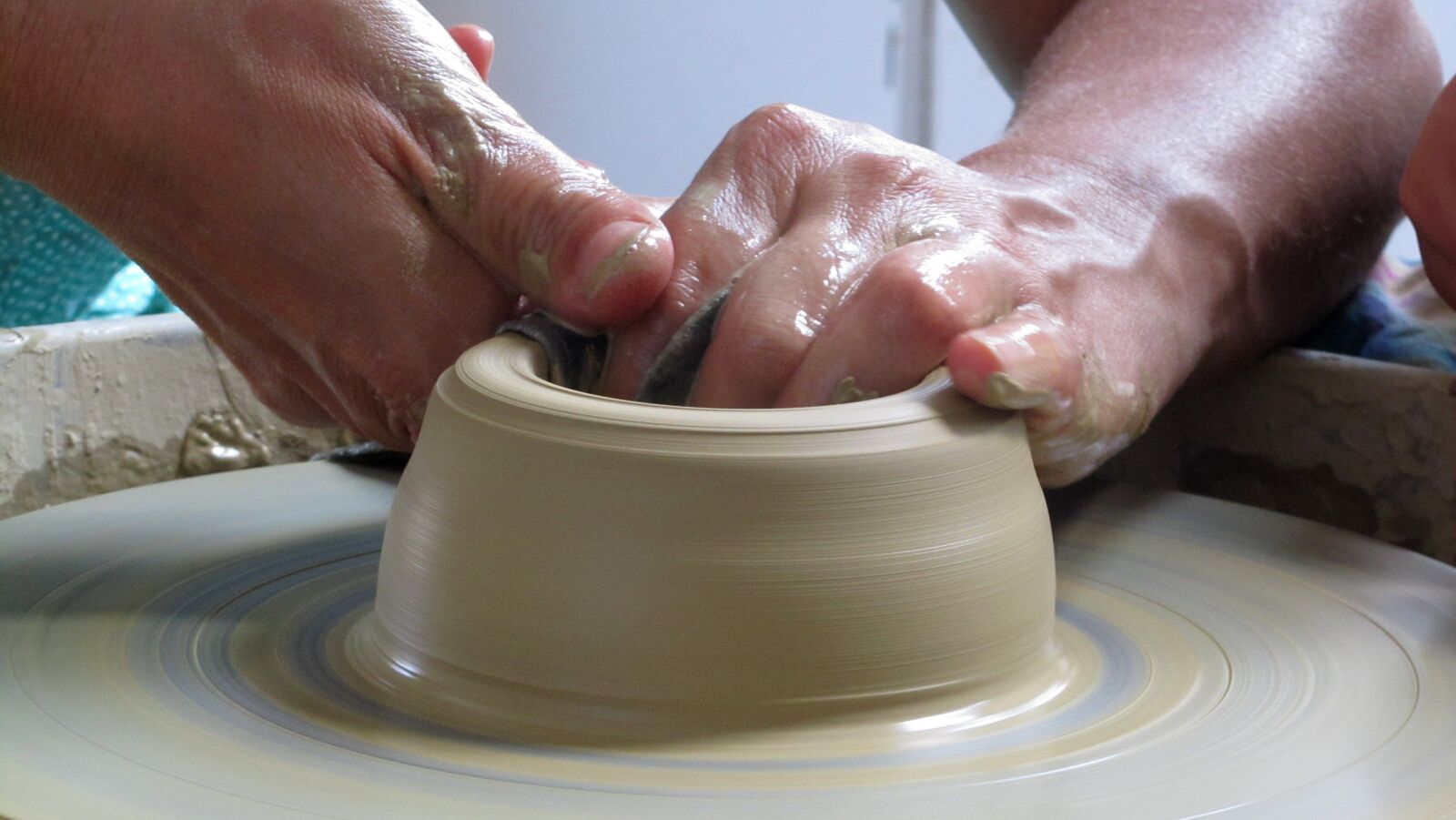 Canon PowerShot SX210 IS sample photo. Pottery, kitchen utensils, potter's photography
