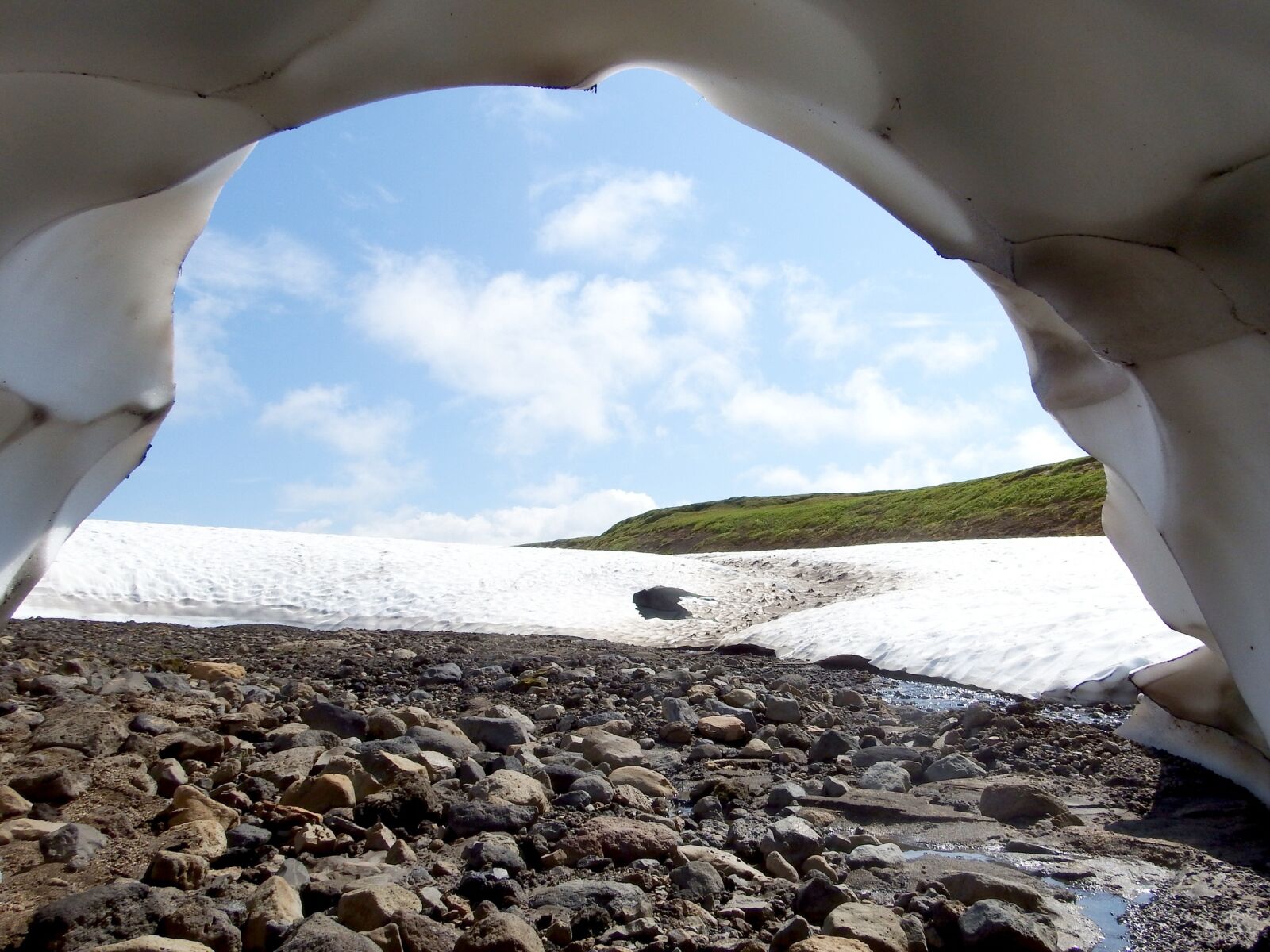 Fujifilm FinePix S1 sample photo. Summer, sneznik, hole photography