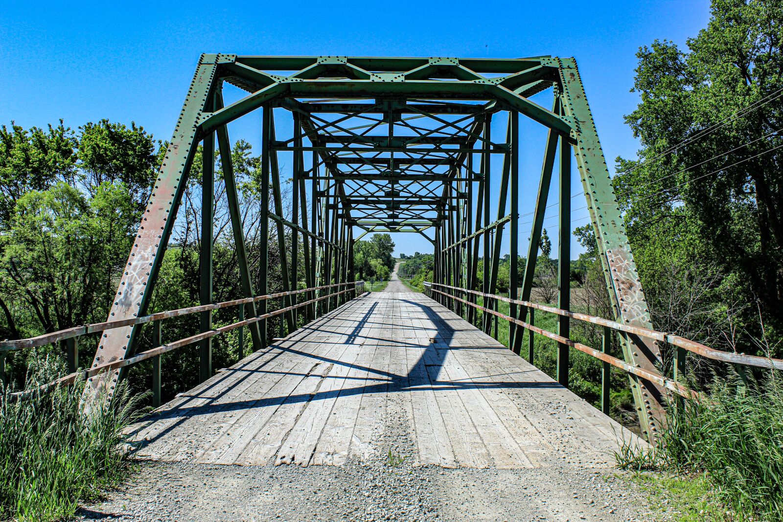 Canon EOS 4000D (EOS Rebel T100 / EOS 3000D) sample photo. Metal frame bridge, bridges photography
