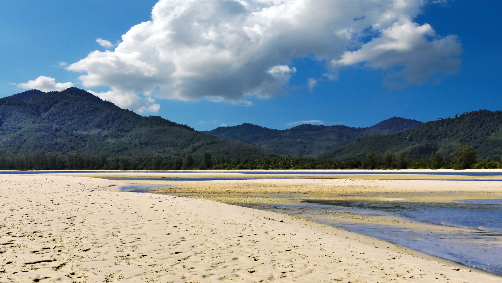 Panasonic Lumix DMC-FZ1000 sample photo. Thailand, island, boulders photography