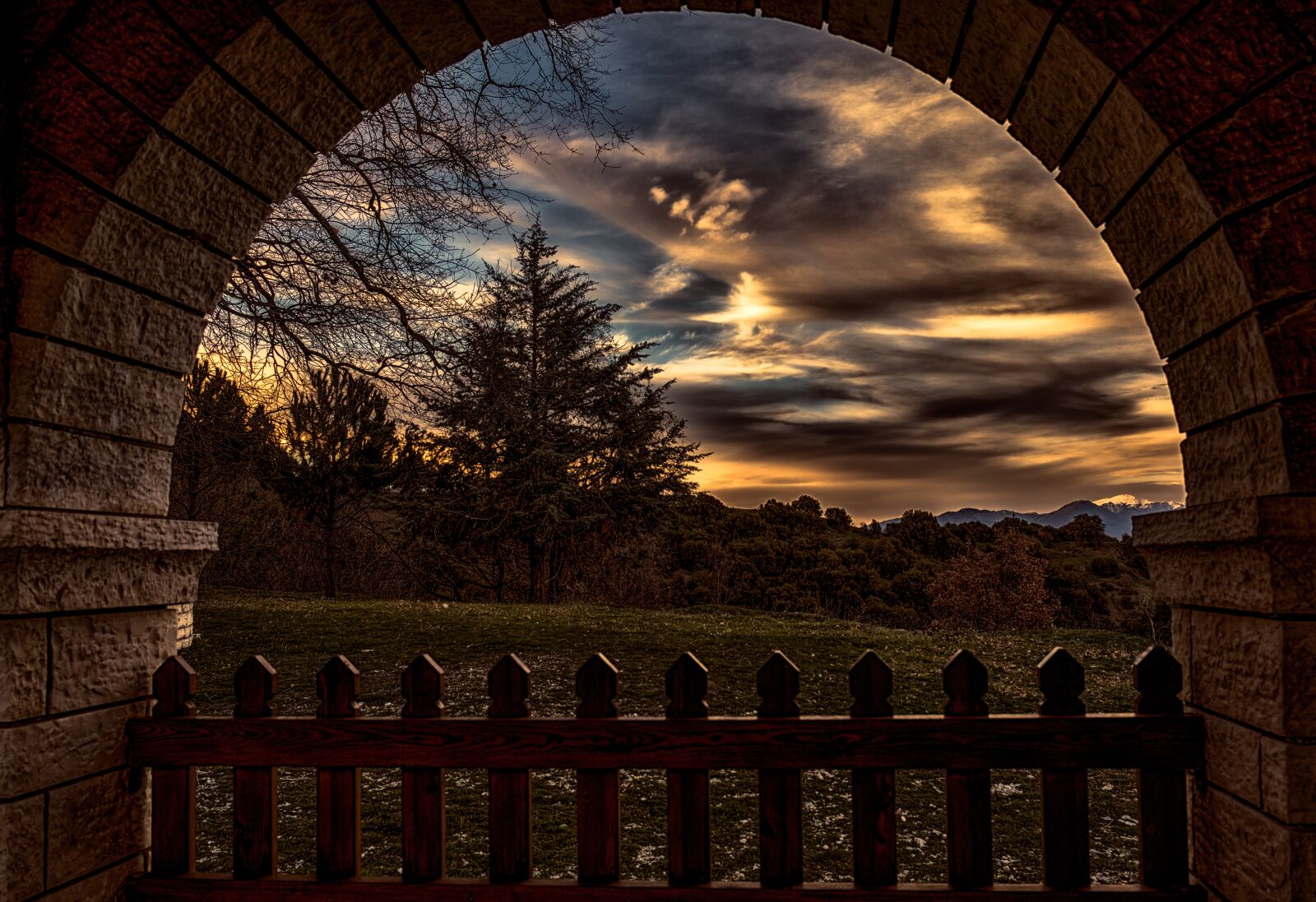 Fujifilm X-T20 sample photo. Sunset, arch, golden hour photography