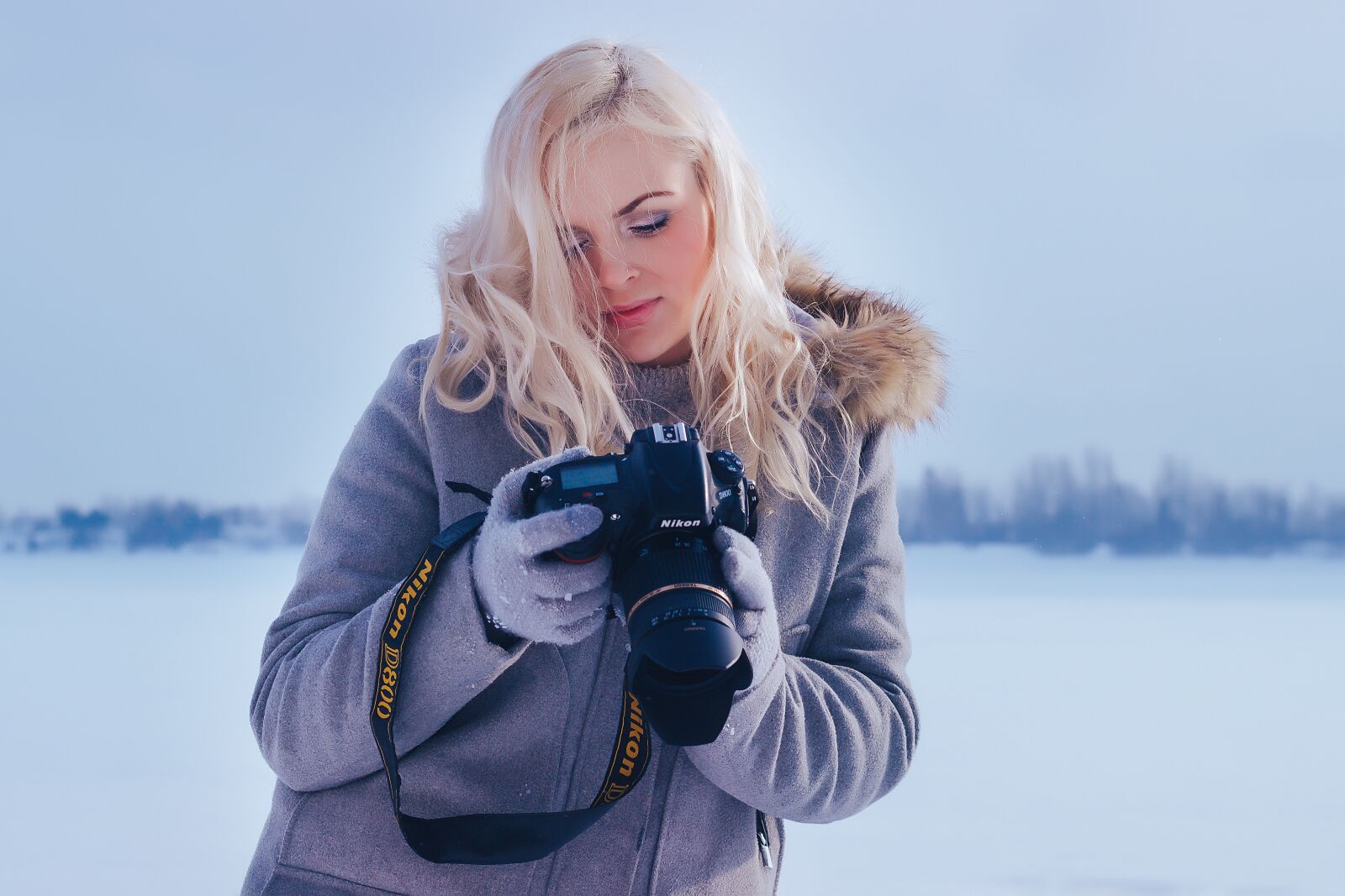 Canon EOS 600D (Rebel EOS T3i / EOS Kiss X5) + Canon EF 50mm F1.8 STM sample photo. Beauty in the snow photography