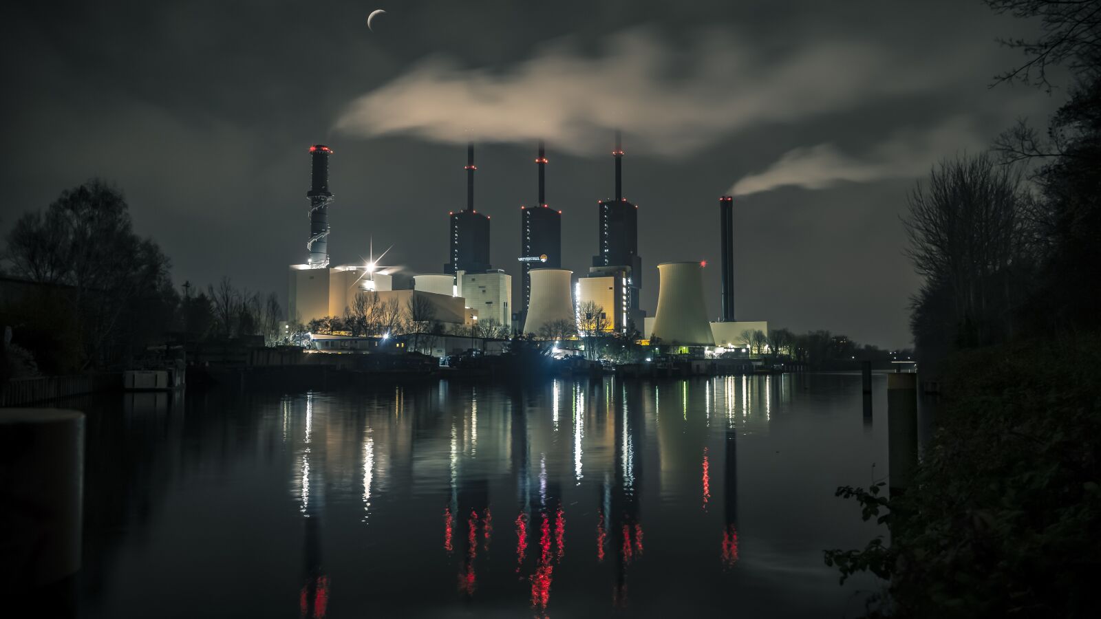 Sony a7 II sample photo. Power plant, water, mirroring photography