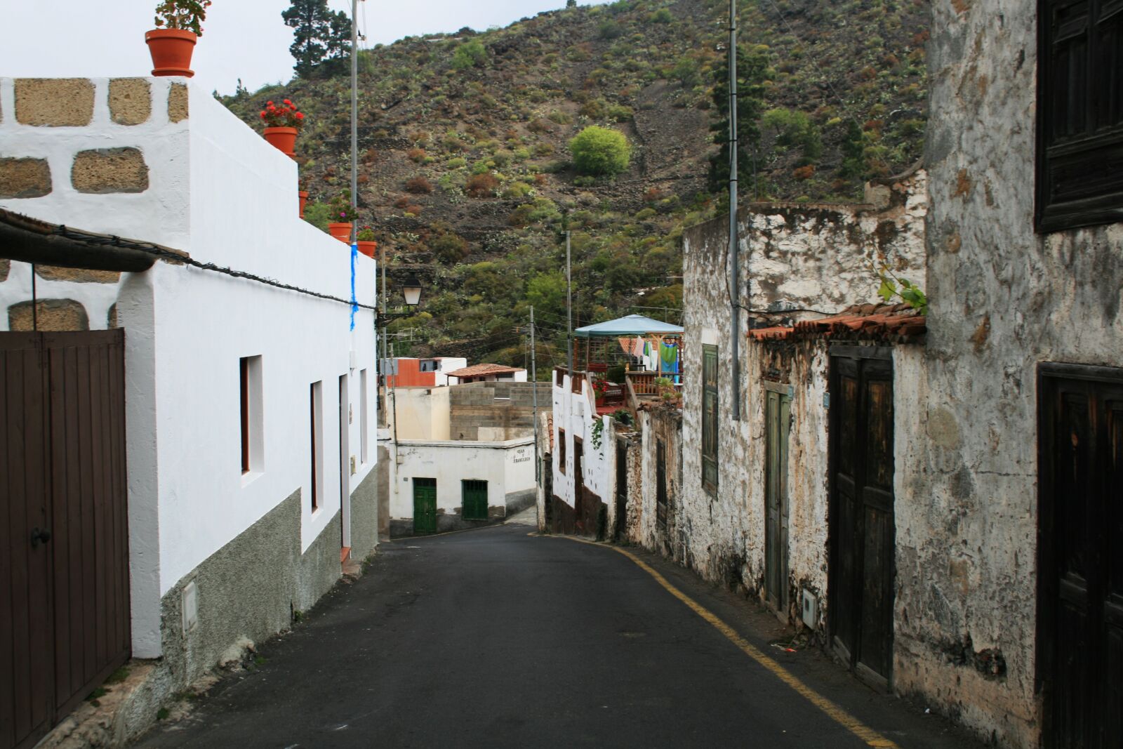 Canon EOS 400D (EOS Digital Rebel XTi / EOS Kiss Digital X) sample photo. Tenerife, chirche, village photography